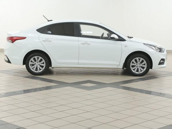 Hyundai Solaris II с пробегом 2019 года, цена 1 400 000 рублей, 36750 км, седан, Автокод Объявления