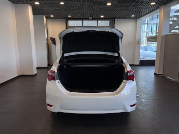 Toyota Corolla XI (E160 E170 E180) Рестайлинг 1 с пробегом 2016 года, цена 1 340 000 рублей, 220679 км, седан, Автокод Объявления