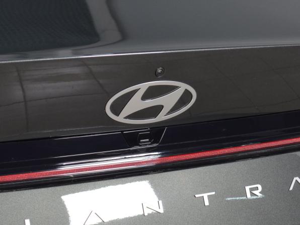 Hyundai Elantra VII (CN7) Рестайлинг с пробегом 2023 года, цена 2 124 997 рублей, 13777 км, седан, Автокод Объявления