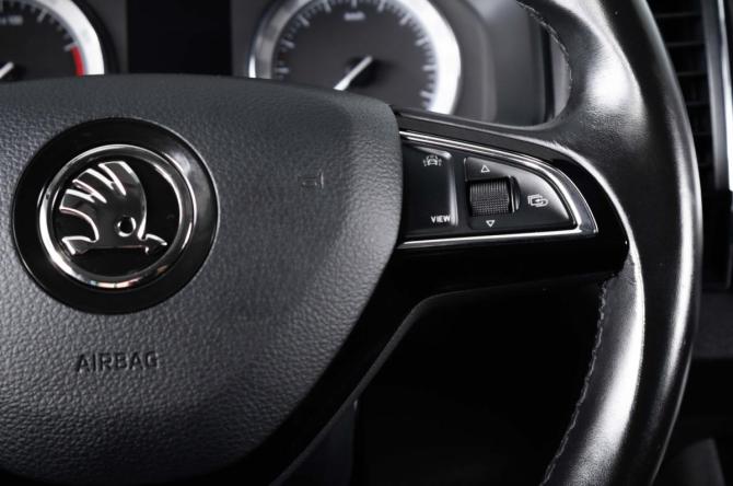 Skoda Karoq I с пробегом 2020 года, цена 2 419 000 рублей, 113711 км, внедорожник, Автокод Объявления