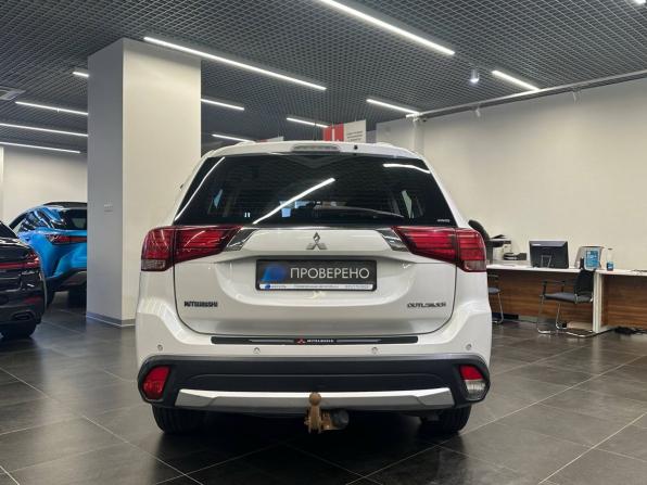 Mitsubishi Outlander III Рестайлинг 2 с пробегом 2016 года, цена 1 639 000 рублей, 177706 км, внедорожник, Автокод Объявления