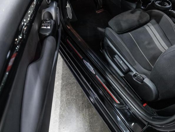 Mini Hatch III (F55/F56) Рестайлинг с пробегом 2019 года, цена 2 780 000 рублей, 54711 км, хэтчбек, Автокод Объявления