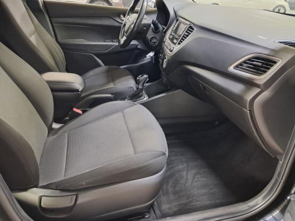 Hyundai Solaris II с пробегом 2017 года, цена 900 000 рублей, 239885 км, седан, Автокод Объявления