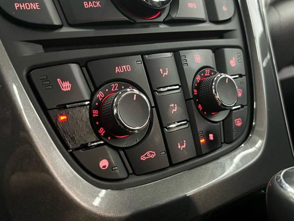 Opel Astra J с пробегом 2012 года, цена 809 000 рублей, 166675 км, хэтчбек, Автокод Объявления