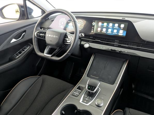 Omoda C5 I Рестайлинг с пробегом 2024 года, цена 1 885 000 рублей, 15672 км, внедорожник, Автокод Объявления