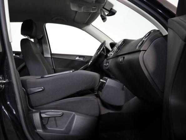 Volkswagen Tiguan I Рестайлинг с пробегом 2011 года, цена 1 119 000 рублей, 257636 км, внедорожник, Автокод Объявления