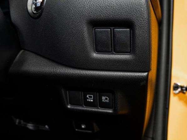 Toyota C-HR I Рестайлинг с пробегом 2020 года, цена 1 900 000 рублей, 89400 км, внедорожник, Автокод Объявления