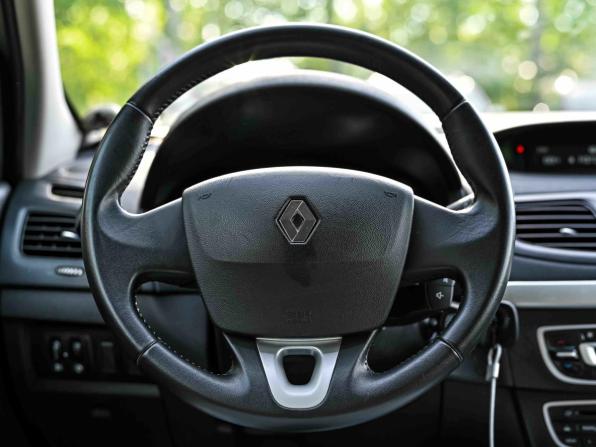 Renault Megane III с пробегом 2011 года, цена 645 000 рублей, 190718 км, хэтчбек, Автокод Объявления