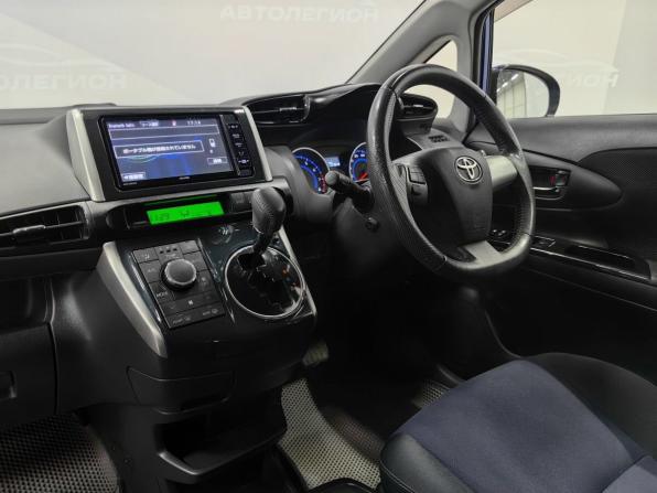 Toyota Wish II Рестайлинг с пробегом 2015 года, цена 1 600 000 рублей, 117641 км, минивэн, Автокод Объявления