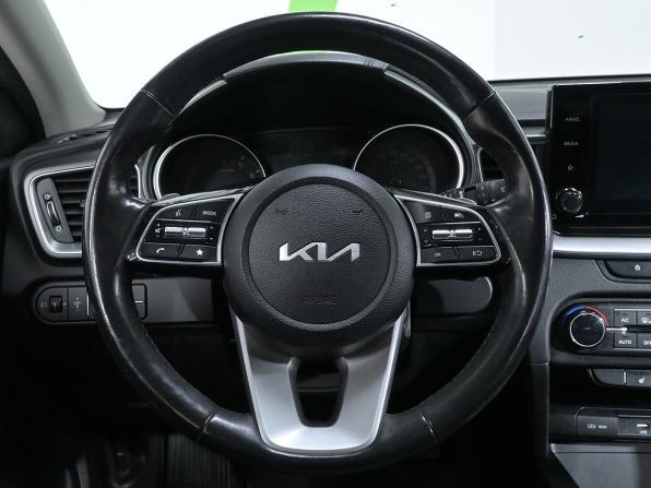 Kia Ceed III Рестайлинг с пробегом 2021 года, цена 1 920 000 рублей, 122000 км, универсал, Автокод Объявления