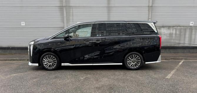 GAC M8 с пробегом 2024 года, цена 4 799 000 рублей, 8555 км, минивэн, Автокод Объявления
