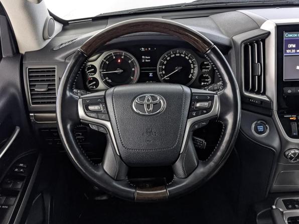 Toyota Land Cruiser 200 Series Рестайлинг 2 с пробегом 2020 года, цена 8 350 000 рублей, 131306 км, внедорожник, Автокод Объявления