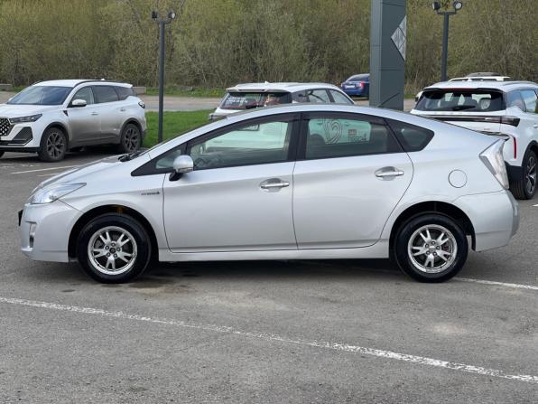 Toyota Prius III (XW30) с пробегом 2010 года, цена 980 000 рублей, 274966 км, лифтбек, Автокод Объявления