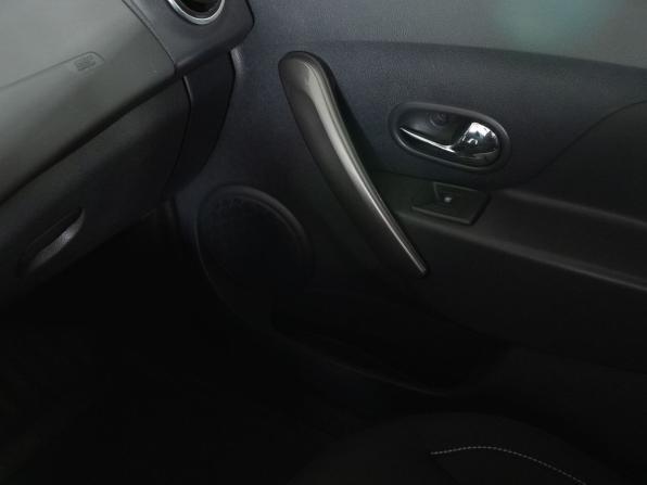 Renault Sandero II с пробегом 2015 года, цена 1 090 000 рублей, 61740 км, хэтчбек, Автокод Объявления