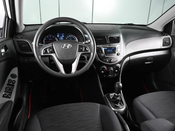 Hyundai Solaris I Рестайлинг с пробегом 2016 года, цена 1 060 000 рублей, 123230 км, седан, Автокод Объявления