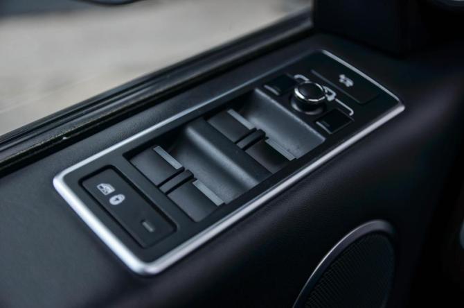 Land Rover Range Rover IV с пробегом 2017 года, цена 4 799 000 рублей, 137440 км, внедорожник, Автокод Объявления