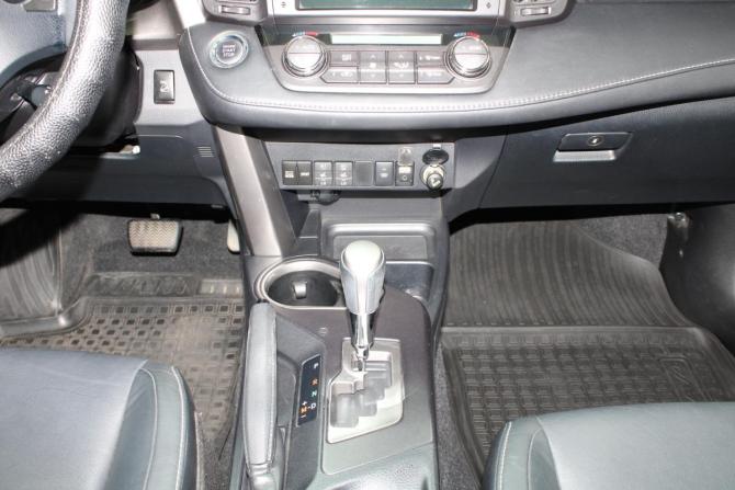 Toyota RAV4 IV (XA40) Рестайлинг с пробегом 2016 года, цена 2 600 000 рублей, 47431 км, внедорожник, Автокод Объявления