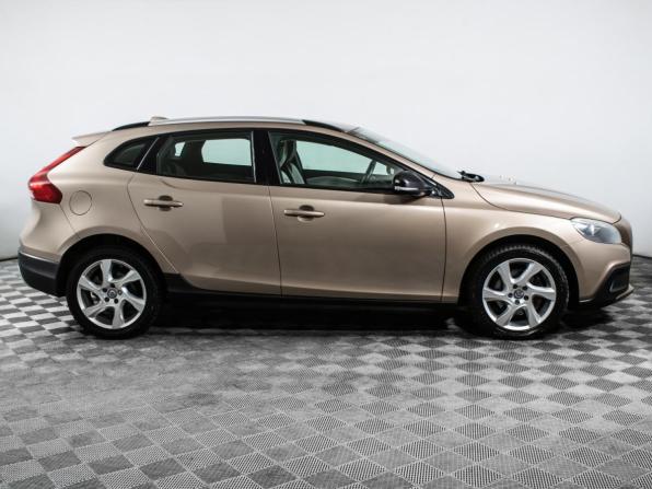 Volvo V40 II с пробегом 2013 года, цена 1 109 158 рублей, 239415 км, хэтчбек, Автокод Объявления