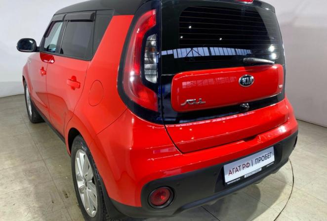 Kia Soul II Рестайлинг с пробегом 2018 года, цена 1 430 000 рублей, 135448 км, хэтчбек, Автокод Объявления