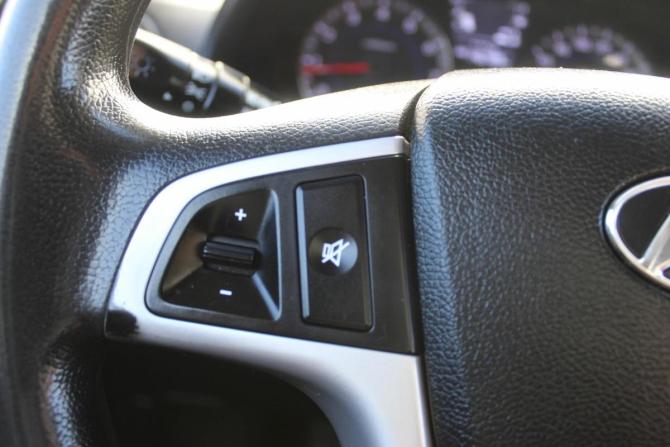 Hyundai Solaris I с пробегом 2012 года, цена 720 000 рублей, 147000 км, хэтчбек, Автокод Объявления