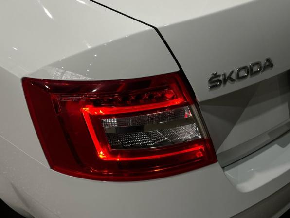Skoda Octavia III (A7) Рестайлинг с пробегом 2017 года, цена 1 149 000 рублей, 206775 км, лифтбек, Автокод Объявления
