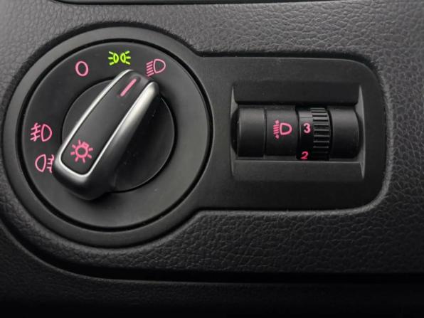 Volkswagen Polo V Рестайлинг с пробегом 2017 года, цена 1 275 000 рублей, 82725 км, седан, Автокод Объявления