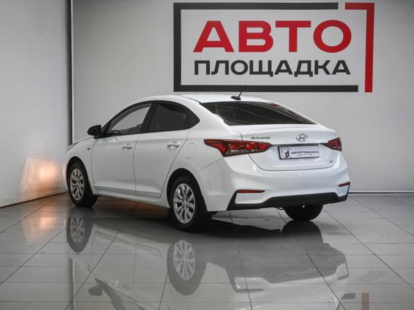 Hyundai Solaris II с пробегом 2017 года, цена 1 079 000 рублей, 152207 км, седан, Автокод Объявления