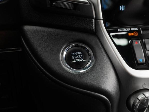 Toyota Land Cruiser 200 Series Рестайлинг 2 с пробегом 2016 года, цена 6 399 000 рублей, 275453 км, внедорожник, Автокод Объявления