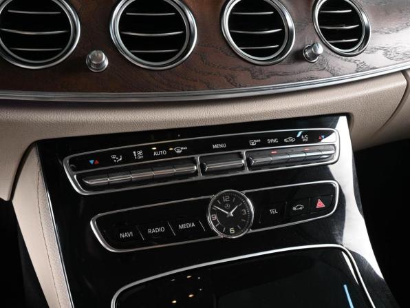 Mercedes-Benz E-Класс V (W213 S213 C238) с пробегом 2016 года, цена 2 549 000 рублей, 175865 км, седан, Автокод Объявления