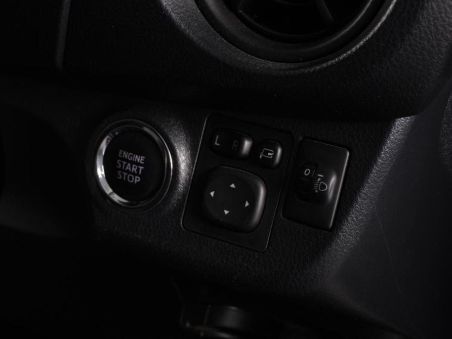 Toyota Vitz III (XP130) Рестайлинг 2 Минеральные Воды  - изображение 16