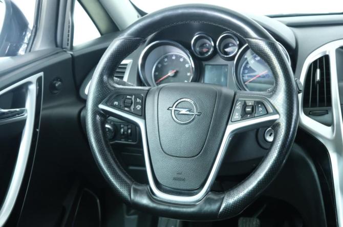 Opel Astra J Рестайлинг с пробегом 2013 года, цена 939 000 рублей, 298000 км, хэтчбек, Автокод Объявления