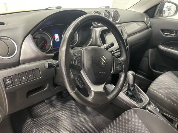 Suzuki Vitara II Рестайлинг с пробегом 2019 года, цена 1 499 000 рублей, 292000 км, внедорожник, Автокод Объявления