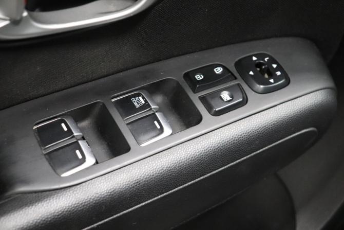 Kia Soul II Рестайлинг с пробегом 2017 года, цена 1 391 000 рублей, 104814 км, хэтчбек, Автокод Объявления