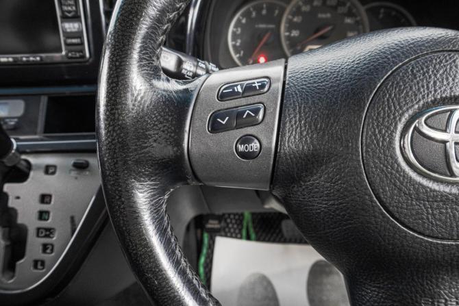 Toyota Wish I с пробегом 2003 года, цена 609 000 рублей, 300000 км, компактвэн, Автокод Объявления