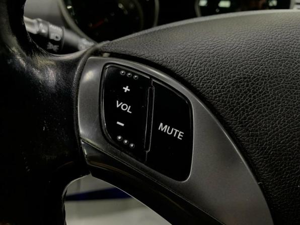 Hyundai Elantra V (MD) Рестайлинг с пробегом 2015 года, цена 1 200 000 рублей, 214634 км, седан, Автокод Объявления