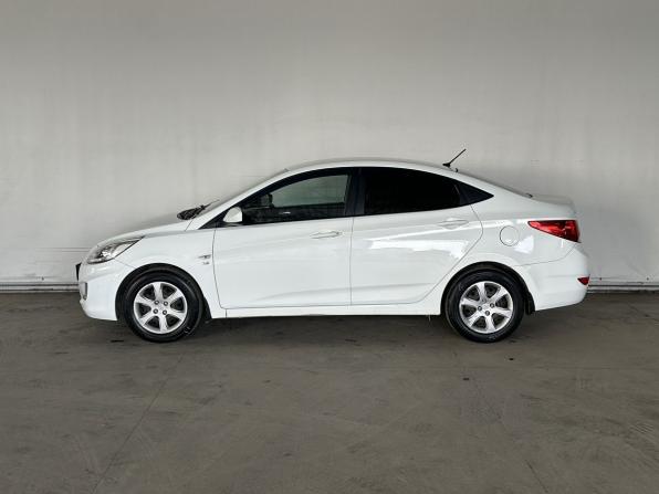 Hyundai Solaris I Рестайлинг с пробегом 2014 года, цена 955 000 рублей, 119115 км, седан, Автокод Объявления
