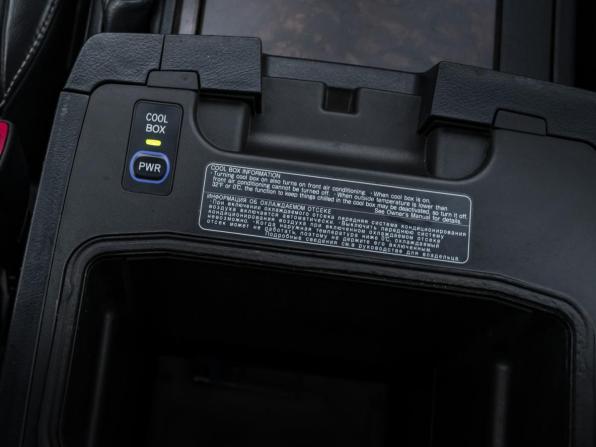 Toyota Land Cruiser 200 Series Рестайлинг 1 с пробегом 2014 года, цена 3 550 000 рублей, 294000 км, внедорожник, Автокод Объявления