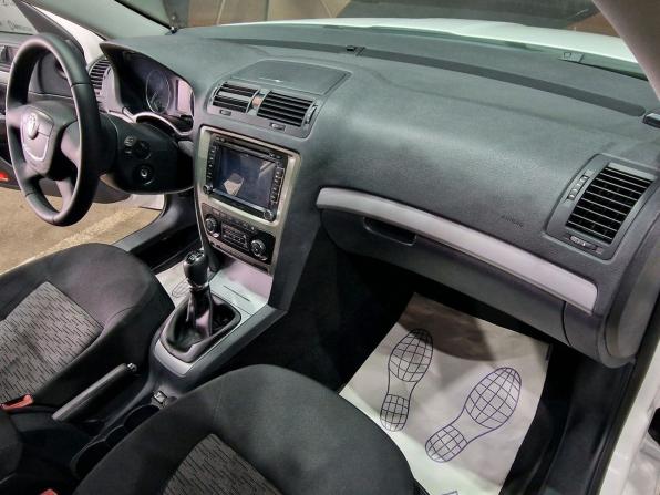 Skoda Octavia II (A5) Рестайлинг с пробегом 2012 года, цена 1 090 000 рублей, 123597 км, лифтбек, Автокод Объявления