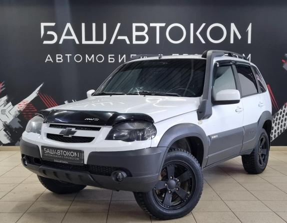Chevrolet Niva I Рестайлинг с пробегом 2017 года, цена 650 000 рублей, 176701 км, внедорожник, Автокод Объявления