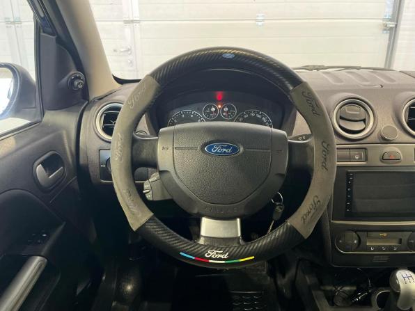 Ford Fusion I Рестайлинг с пробегом 2008 года, цена 415 000 рублей, 167684 км, хэтчбек, Автокод Объявления