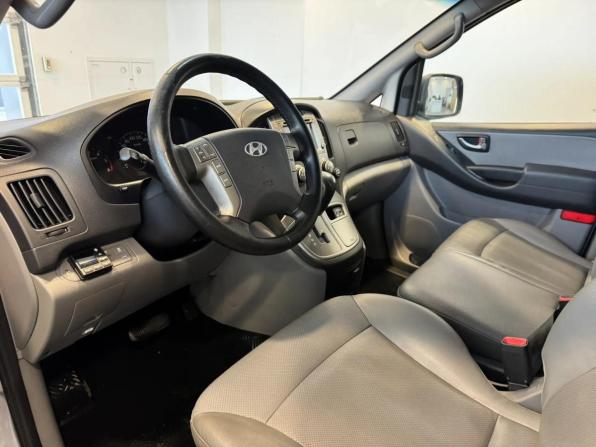 Hyundai Grand Starex I с пробегом 2013 года, цена 1 720 000 рублей, 213026 км, минивэн, Автокод Объявления