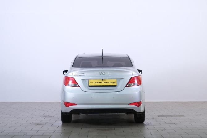 Hyundai Solaris I Рестайлинг с пробегом 2016 года, цена 1 099 000 рублей, 102000 км, седан, Автокод Объявления
