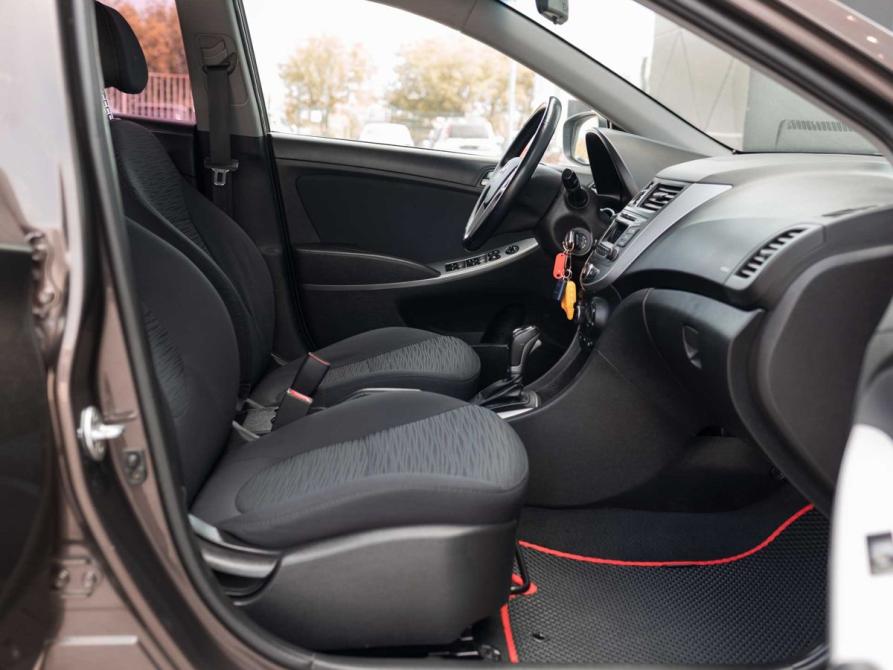 Hyundai Solaris I Рестайлинг Новосибирск  - изображение 19