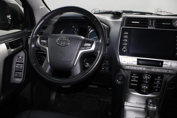 Toyota Land Cruiser Prado 150 Series Рестайлинг 2 с пробегом 2020 года, цена 6 900 000 рублей, 37815 км, внедорожник, Автокод Объявления