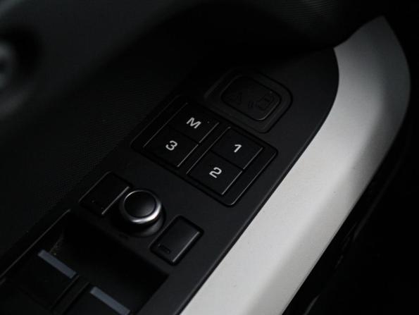 Land Rover Defender II с пробегом 2020 года, цена 4 990 000 рублей, 83111 км, внедорожник, Автокод Объявления