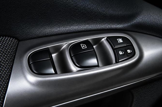 Nissan Juke I с пробегом 2013 года, цена 1 029 000 рублей, 193000 км, внедорожник, Автокод Объявления