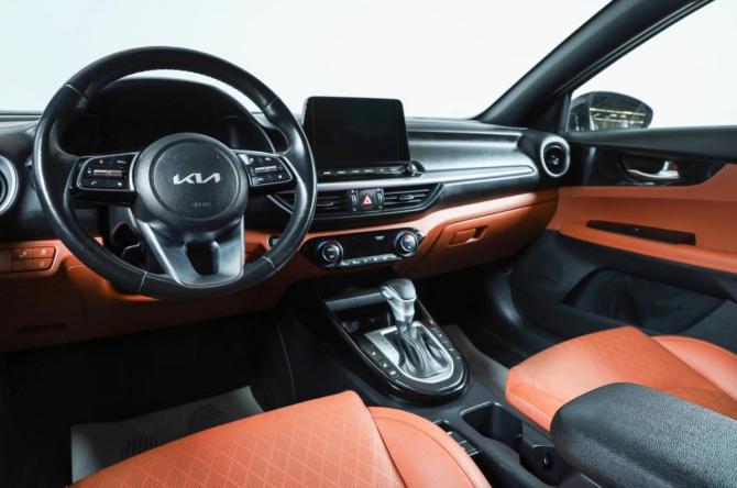 Kia Cerato IV Рестайлинг с пробегом 2022 года, цена 2 499 000 рублей, 48000 км, седан, Автокод Объявления