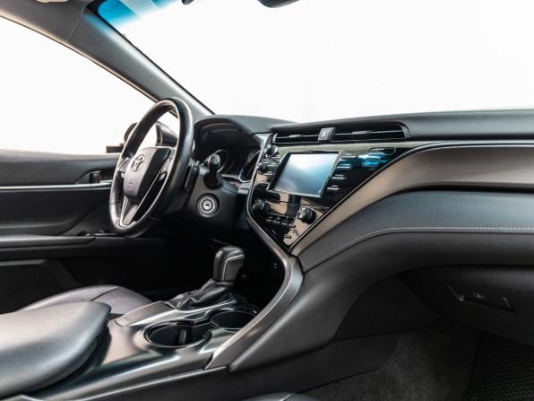 Toyota Camry VIII (XV70) с пробегом 2019 года, цена 2 298 000 рублей, 105256 км, седан, Автокод Объявления