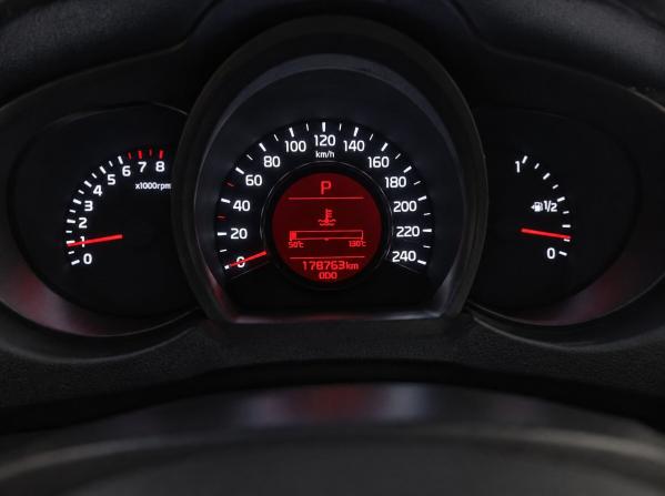 Kia Ceed II Рестайлинг с пробегом 2018 года, цена 1 289 000 рублей, 180000 км, хэтчбек, Автокод Объявления