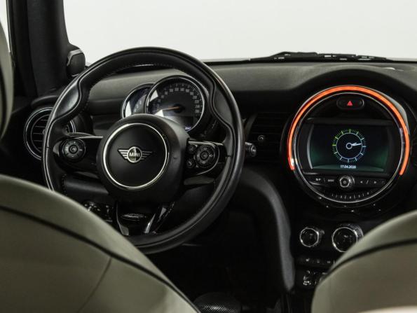Mini Hatch III (F55/F56) Рестайлинг с пробегом 2020 года, цена 3 185 325 рублей, 42379 км, хэтчбек, Автокод Объявления